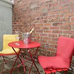 2 Kings Yard *